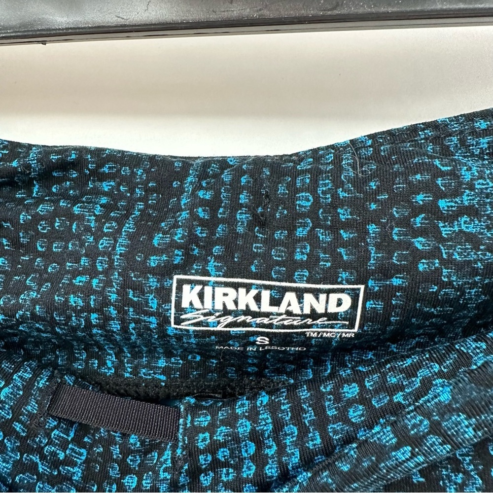 Kirkland Signature Full-Length Leggings – Size Small - Picture 3 of 5